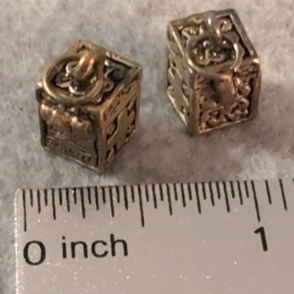 Ornate Mini Treasure Box Charms Set of 2 Antique‎ Silver Tone Filigree Pendants - Picture 5 of 5